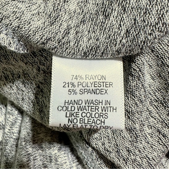 Gibsonlook V-Neck Sweater Long Sleeves Heather Grey Lightweight Top Size M NEW - Picture 9 of 9